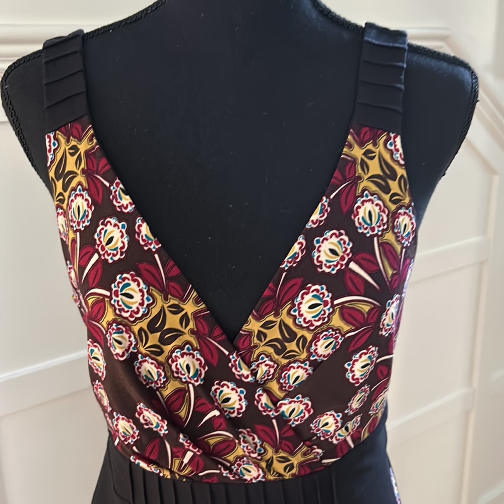 London Times size 12 sundress with “V” front and back and back tie - Picture 2 of 9